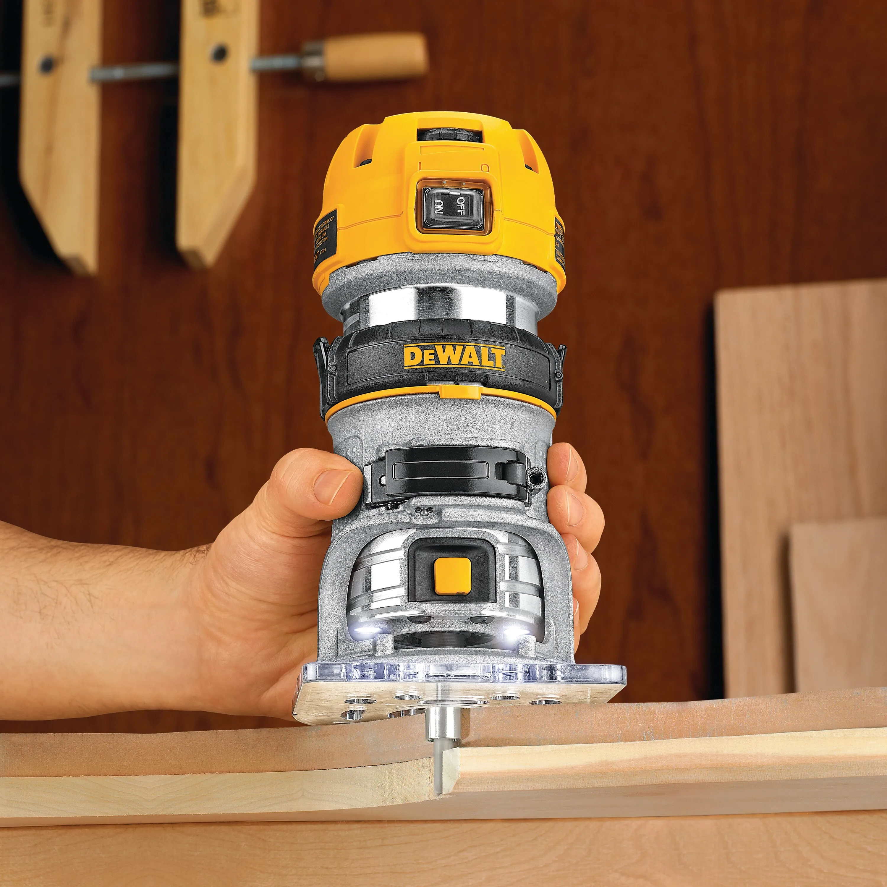 DeWalt DWP611 1-1/4 HP Max Torque Variable Speed Compact Router