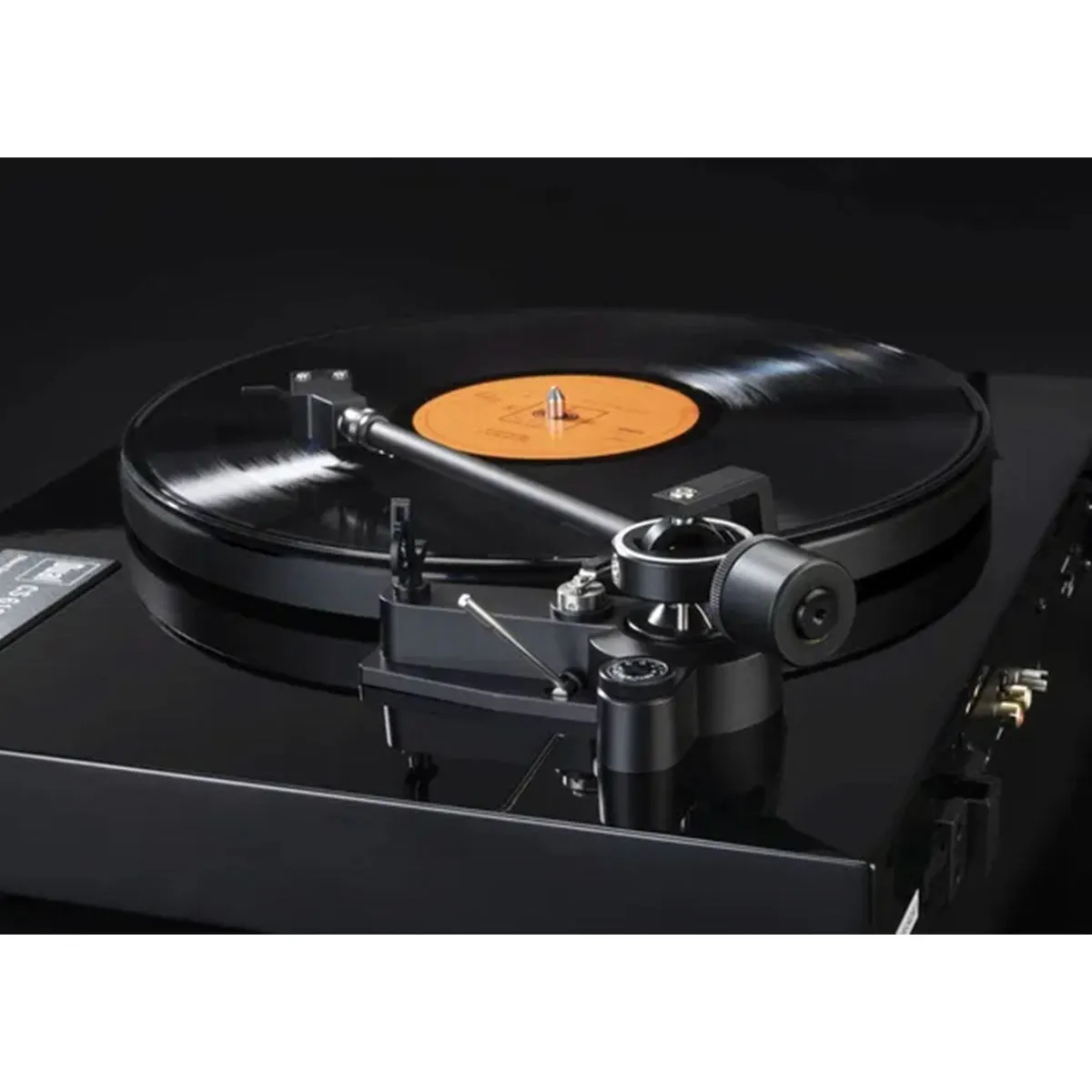 Dual CS 618Q Traditional Manual Turntable with Direct Drive